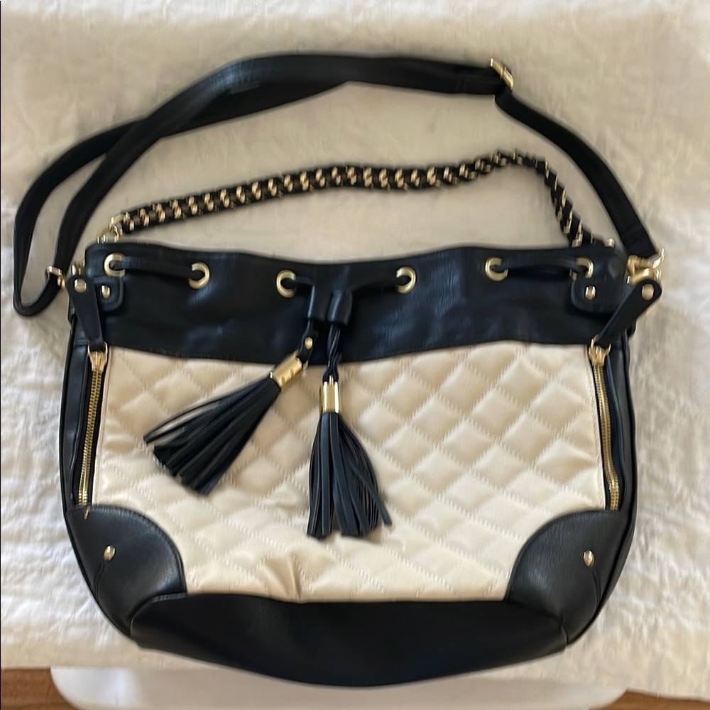 Stylish Black and Cream Shoulder Bag with Quilted Design and Chain Strap